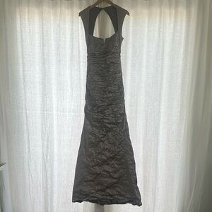 Holiday Formal 🎄Nicole Miller Ali Techno Crinkle Metalic Gown